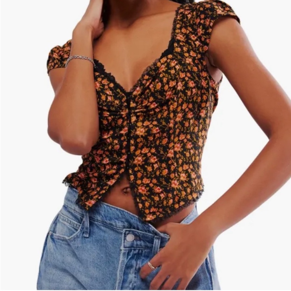 Free People One Faye Cropped Floral Cap Sleeve Blouse (M)